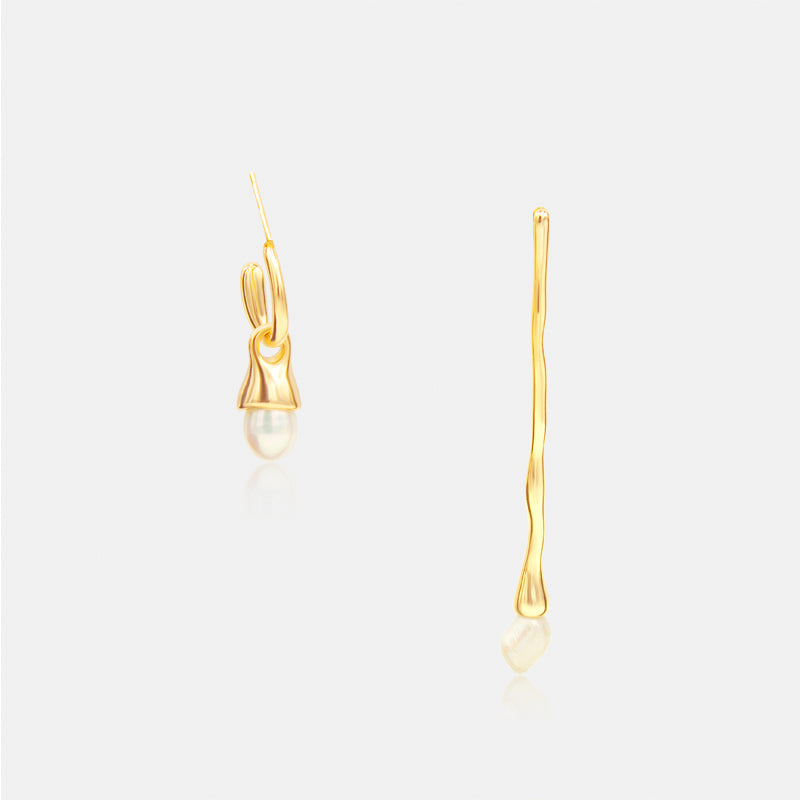 asymmetrical drop earring with freshwater pearl. 14k gold plated asymmetrical women's jewelry